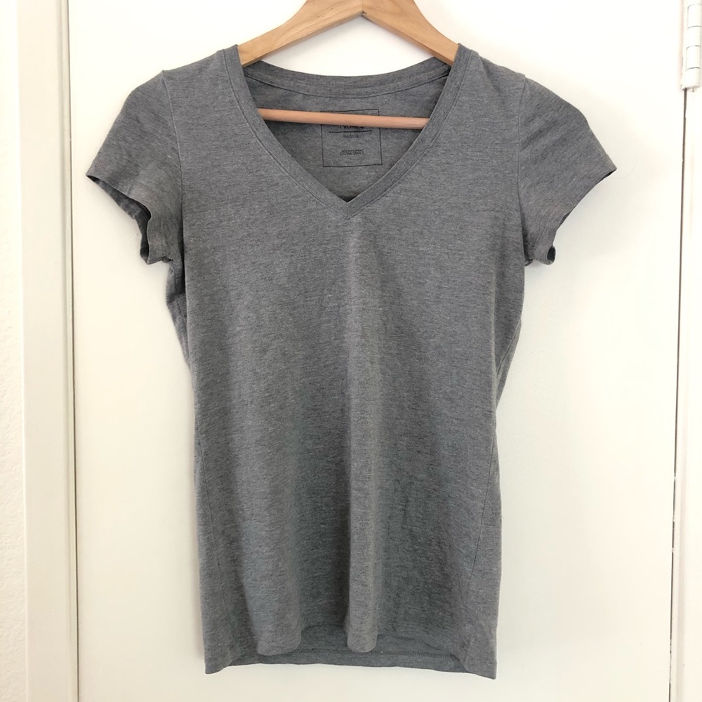 Nollie basics gray v neck T-shirt